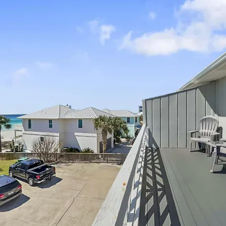 Shoreline Townhomes #10 Townhouse